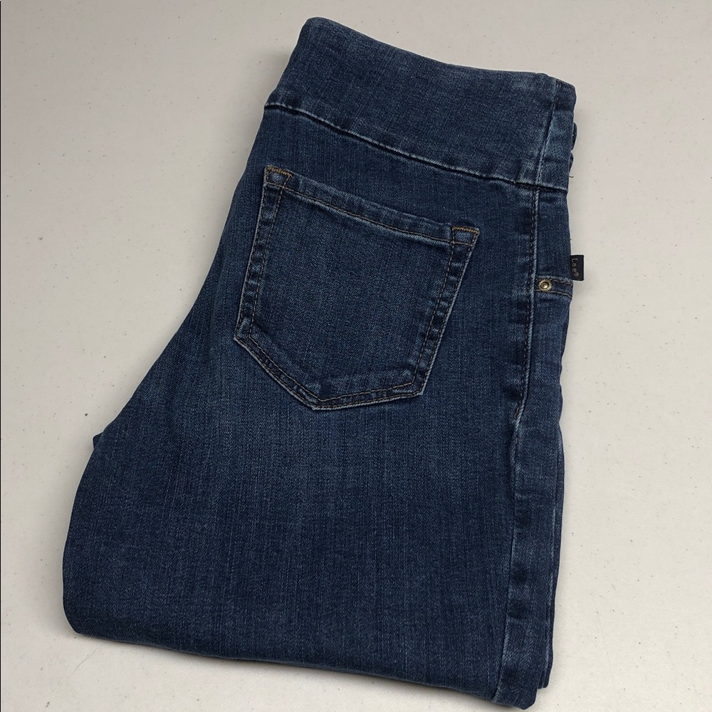 LEE PETITES MID-RISE SLIM FIT SCULPTING CAPRI JEANS 2/26x19 ⭐️